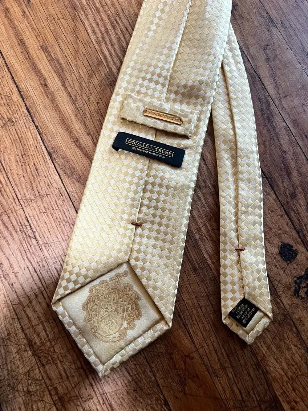 Donald J. Trump Signature Collection Men's Gold Checkered 100% Silk Necktie